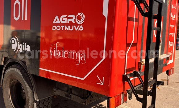 Buy Used Mercedes‒Benz Truck Red Truck in Freetown in Western Urban Buy Used Mercedes‒Benz Truck Red Truck in Freetown in Western Urban