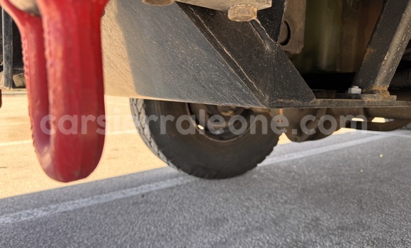 Buy Used Mercedes‒Benz Truck Red Truck in Freetown in Western Urban Buy Used Mercedes‒Benz Truck Red Truck in Freetown in Western Urban