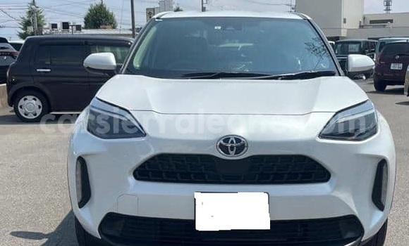 Buy Used Toyota Yaris White Car in Freetown in Western Urban