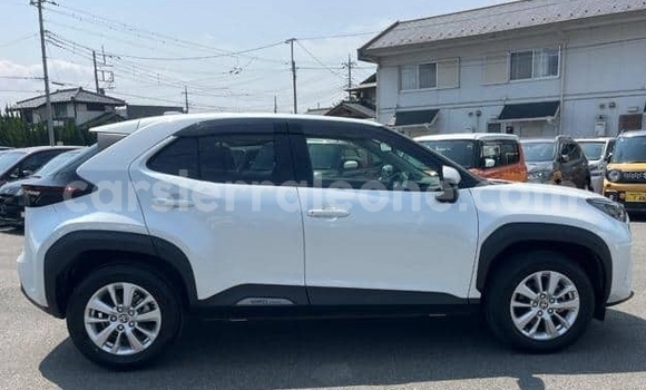 Buy Used Toyota Yaris White Car in Freetown in Western Urban Buy Used Toyota Yaris White Car in Freetown in Western Urban