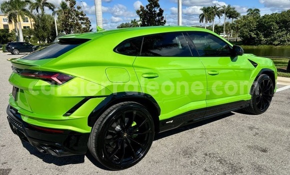 Acheter Occasion Voiture Lamborghini Urus Vert à Biama, Est Acheter Occasion Voiture Lamborghini Urus Vert à Biama, Est