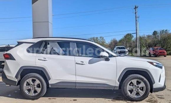 Buy Used Toyota RAV4 White Car in Bumpe in Bo Buy Used Toyota RAV4 White Car in Bumpe in Bo
