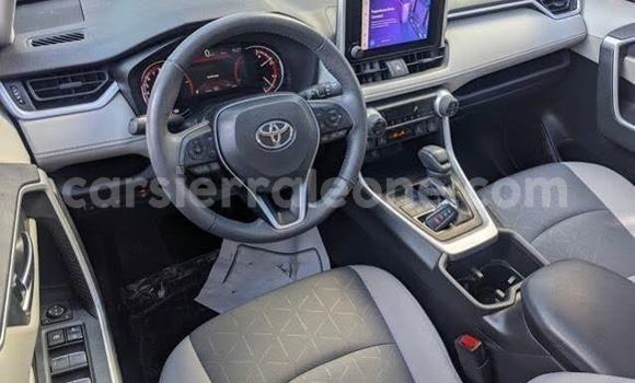Buy Used Toyota RAV4 White Car in Bumpe in Bo Buy Used Toyota RAV4 White Car in Bumpe in Bo