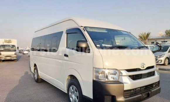 Buy Used Toyota Hiace White Car in Freetown in Western Urban Buy Used Toyota Hiace White Car in Freetown in Western Urban