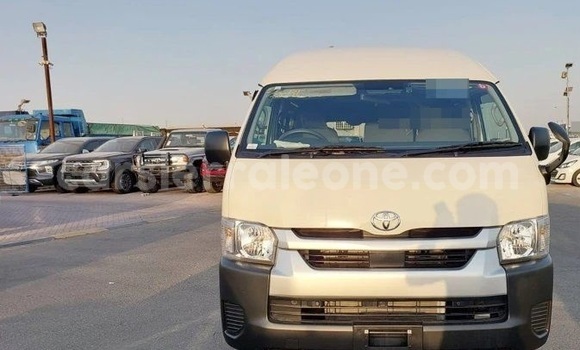 Buy Used Toyota Hiace White Car in Freetown in Western Urban Buy Used Toyota Hiace White Car in Freetown in Western Urban