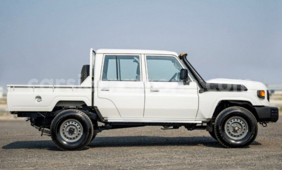 Buy Used Toyota Land Cruiser White Car in Freetown in Western Urban Buy Used Toyota Land Cruiser White Car in Freetown in Western Urban