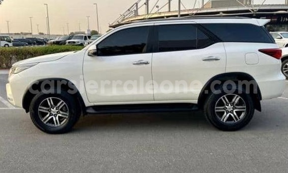 Buy Used Toyota Fortuner White Car in Freetown in Western Urban Buy Used Toyota Fortuner White Car in Freetown in Western Urban