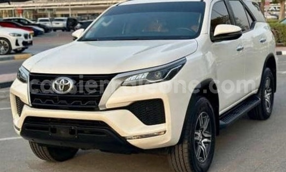 Buy Used Toyota Fortuner White Car in Freetown in Western Urban Buy Used Toyota Fortuner White Car in Freetown in Western Urban