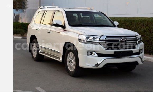 Buy Used Toyota Land Cruiser White Car in Freetown in Western Urban