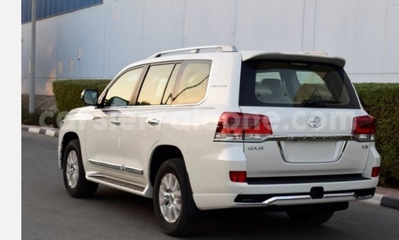 Buy Used Toyota Land Cruiser White Car in Freetown in Western Urban Buy Used Toyota Land Cruiser White Car in Freetown in Western Urban