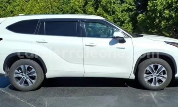 Buy Used Toyota Highlander White Car in Freetown in Western Urban Buy Used Toyota Highlander White Car in Freetown in Western Urban
