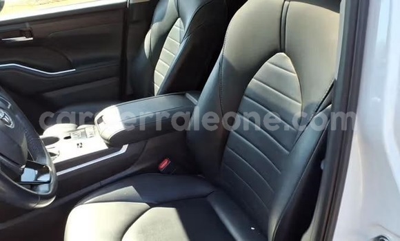 Buy Used Toyota Highlander White Car in Freetown in Western Urban Buy Used Toyota Highlander White Car in Freetown in Western Urban