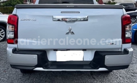Buy Used Mitsubishi L200 White Car in Freetown in Western Urban Buy Used Mitsubishi L200 White Car in Freetown in Western Urban