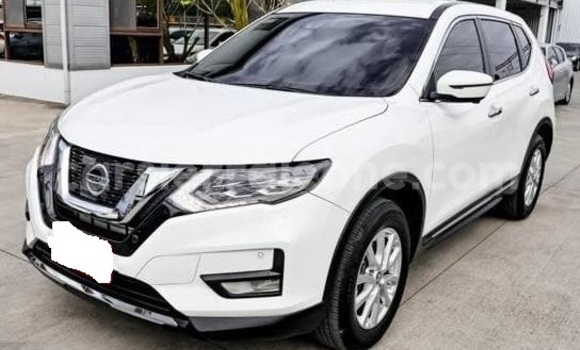 Buy Used Nissan X–Trail White Car in Freetown in Western Urban
