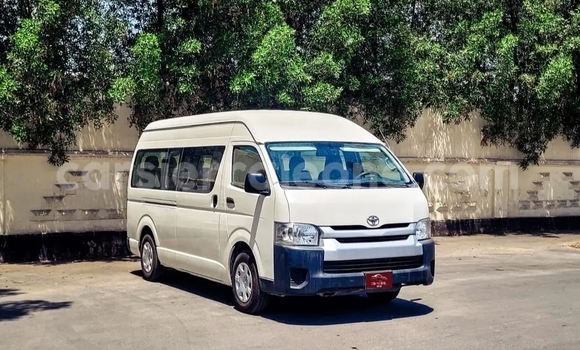 Acheter Occasion Voiture Toyota Hiace Blanc à Segbwema, Kailahun