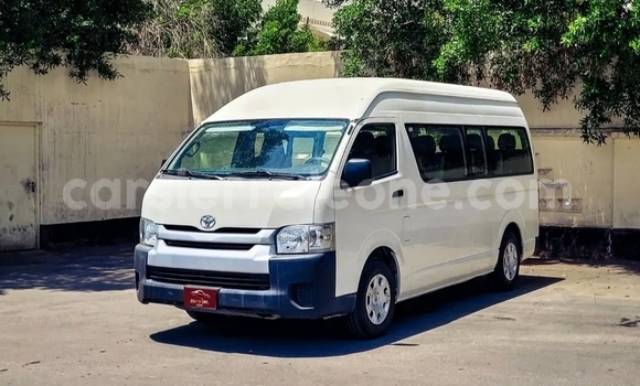 Buy Used Toyota Hiace White Car in Segbwema in Kailahun Buy Used Toyota Hiace White Car in Segbwema in Kailahun