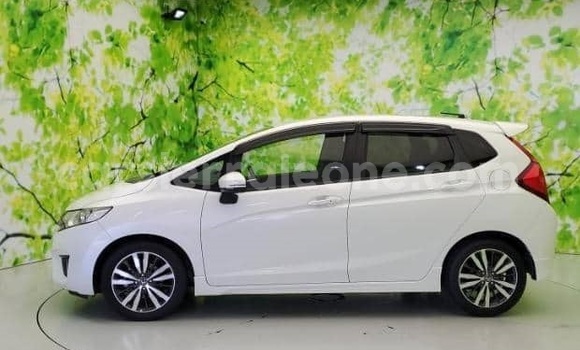 Buy Used Honda FIT White Car in Freetown in Western Urban Buy Used Honda FIT White Car in Freetown in Western Urban