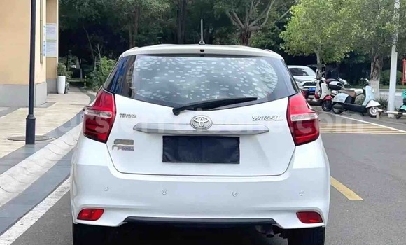 Acheter Occasion Voiture Toyota Yaris Blanc à Freetown, Western Urban Acheter Occasion Voiture Toyota Yaris Blanc à Freetown, Western Urban