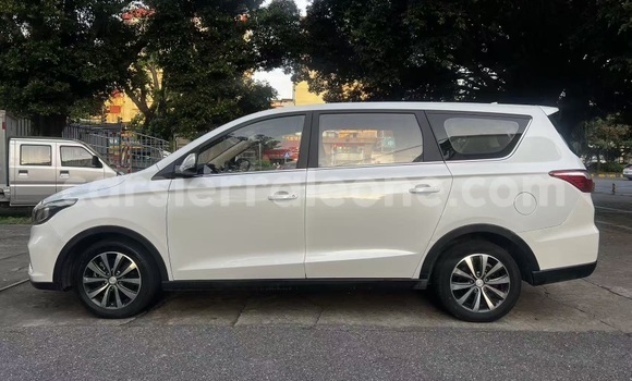 Acheter Occasion Voiture Changan Z-Shine Blanc à Freetown, Western Urban Acheter Occasion Voiture Changan Z-Shine Blanc à Freetown, Western Urban