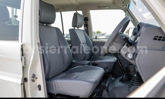 Acheter Occasion Voiture Toyota Land Cruiser Blanc à Freetown, Western Urban Acheter Occasion Voiture Toyota Land Cruiser Blanc à Freetown, Western Urban
