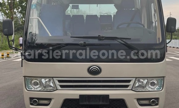 Buy Used ChangFeng Flying White Car in Freetown in Western Urban Buy Used ChangFeng Flying White Car in Freetown in Western Urban