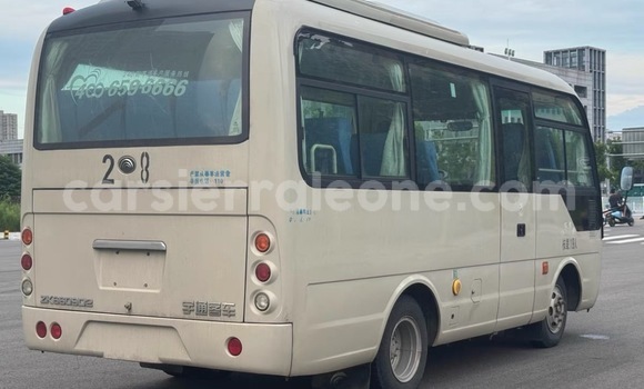 Buy Used ChangFeng Flying White Car in Freetown in Western Urban Buy Used ChangFeng Flying White Car in Freetown in Western Urban