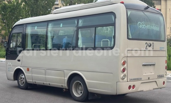 Buy Used ChangFeng Flying White Car in Freetown in Western Urban Buy Used ChangFeng Flying White Car in Freetown in Western Urban