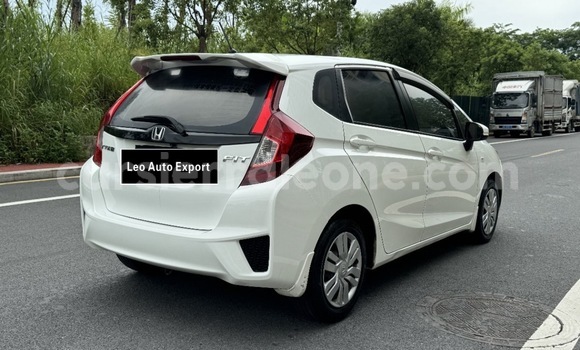 Buy Used Honda FIT White Car in Freetown in Western Urban Buy Used Honda FIT White Car in Freetown in Western Urban