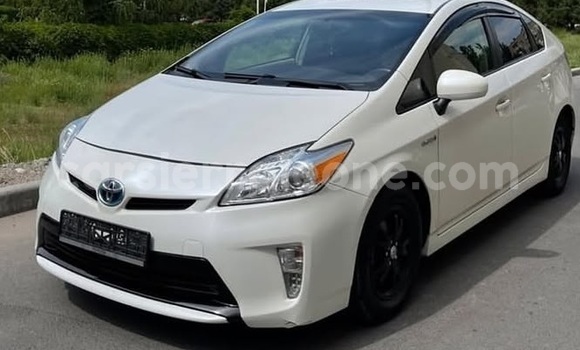 Buy Used Toyota Prius White Car in Freetown in Western Urban Buy Used Toyota Prius White Car in Freetown in Western Urban