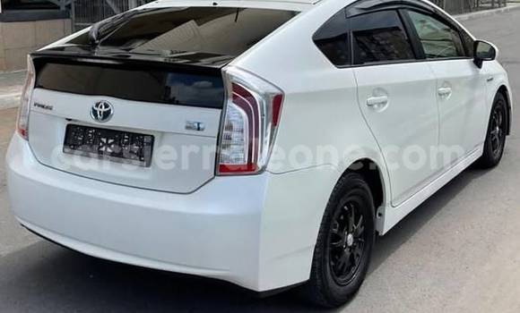 Buy Used Toyota Prius White Car in Freetown in Western Urban Buy Used Toyota Prius White Car in Freetown in Western Urban