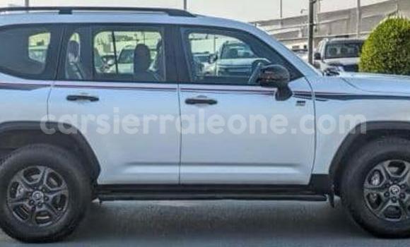 Buy Used Toyota Land Cruiser White Car in Freetown in Western Urban Buy Used Toyota Land Cruiser White Car in Freetown in Western Urban