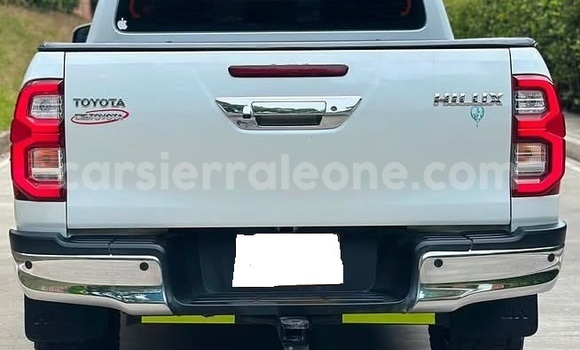 Buy Used Toyota Hilux White Car in Freetown in Western Urban Buy Used Toyota Hilux White Car in Freetown in Western Urban