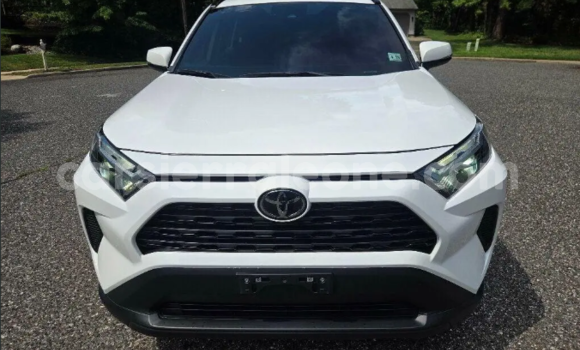 Buy Used Toyota RAV4 White Car in Blama in Kenema