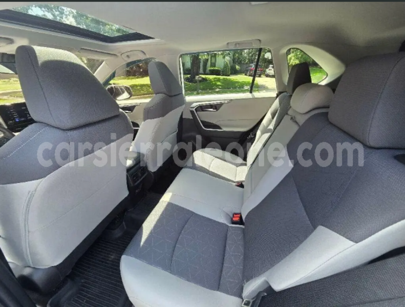 Big with watermark toyota rav4 kenema blama 8413