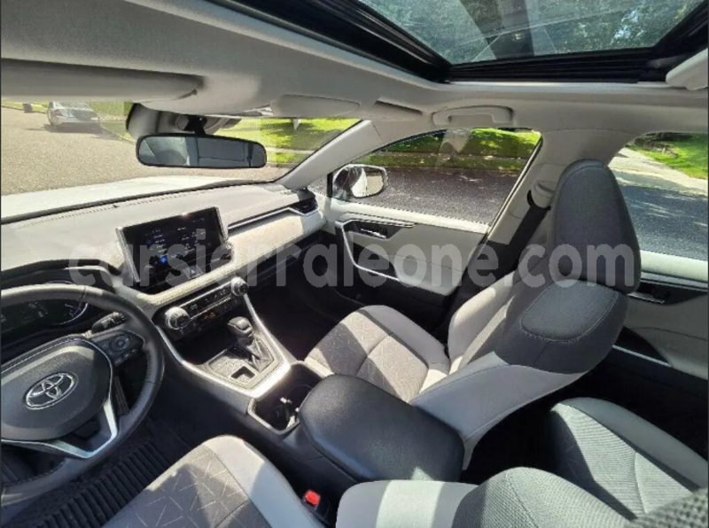 Big with watermark toyota rav4 kenema blama 8413