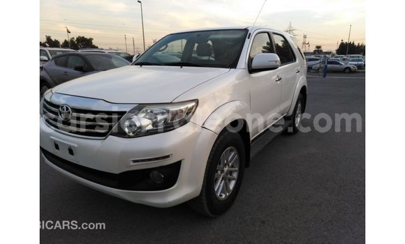 Buy Import Toyota Fortuner White Car in Import - Dubai in Kailahun Buy Import Toyota Fortuner White Car in Import - Dubai in Kailahun