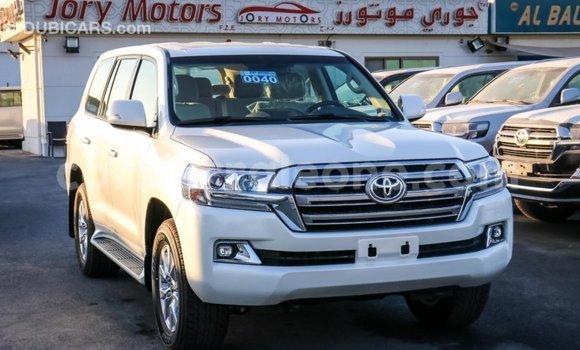 Buy Import Toyota Land Cruiser White Car in Import - Dubai in Kailahun Buy Import Toyota Land Cruiser White Car in Import - Dubai in Kailahun
