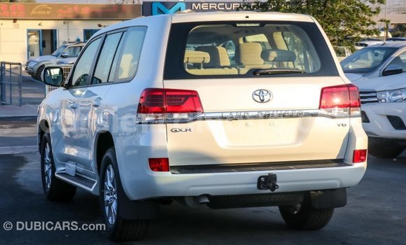Buy Import Toyota Land Cruiser White Car in Import - Dubai in Kailahun Buy Import Toyota Land Cruiser White Car in Import - Dubai in Kailahun