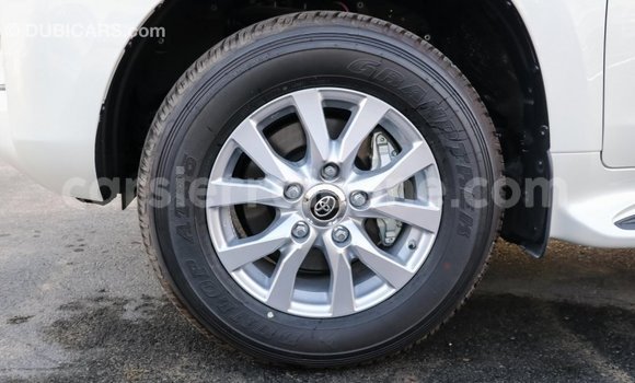 Buy Import Toyota Land Cruiser White Car in Import - Dubai in Kailahun Buy Import Toyota Land Cruiser White Car in Import - Dubai in Kailahun