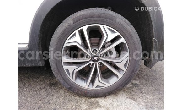Buy Import Hyundai Santa Fe White Car in Import - Dubai in Kailahun Buy Import Hyundai Santa Fe White Car in Import - Dubai in Kailahun